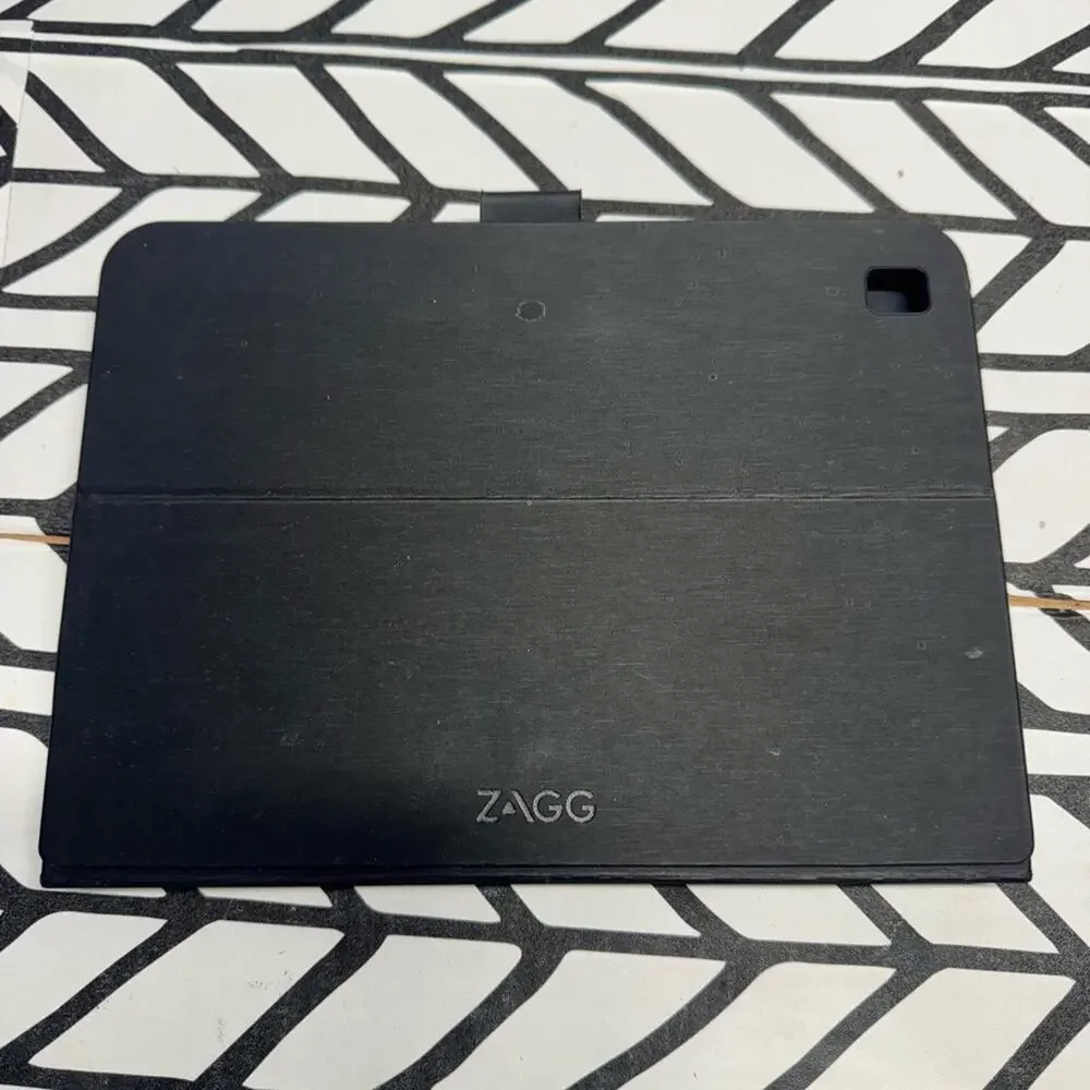 Black Zagg IPad Case with keyboard